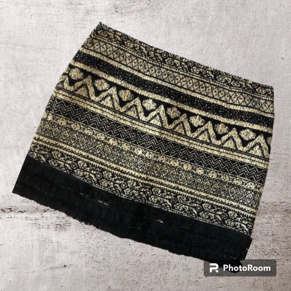 Cute Romeo & Juliet Couture skirt with fun fringe - Picture 6 of 13